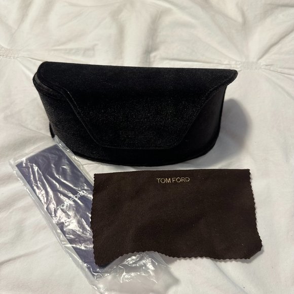 New Tom Ford | Oversized Black Velvet Sunglass Case - Picture 2 of 2